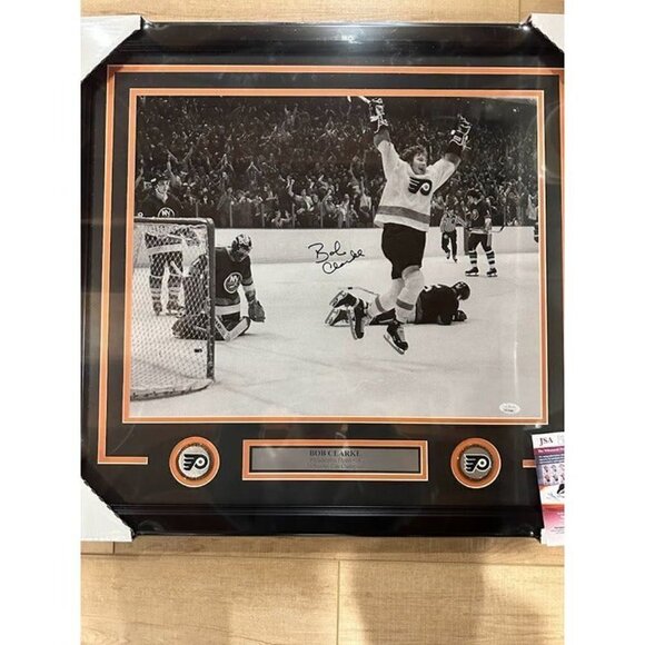 Bob Clarke signed autographed Philadelphia Flyers 16x20 photo framed JSA - Picture 2 of 6